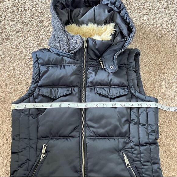 ZARA Trafaluc Puffer Knit Navy Blue Zip Vest Tan Faux Fur Collar - Picture 9 of 11